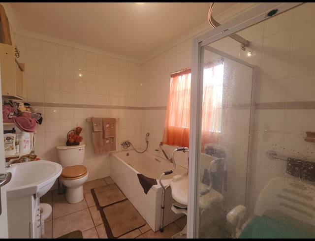 3 BEDROOM RETIREMENT UNIT TO LET IN UNITAS PARK
